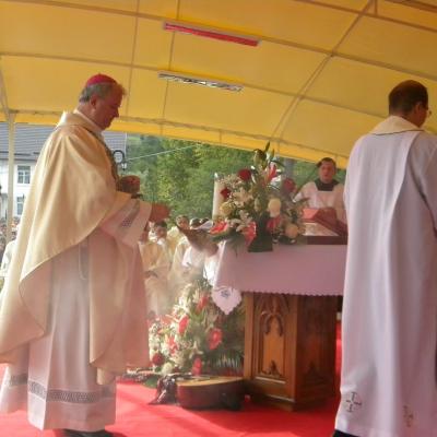 14 august: Cacica: Sfânta Liturghie pentru tineri: un gest frumos pentru Dumnezeu