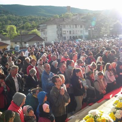 14 august: Cacica: Sfânta Liturghie pentru tineri: un gest frumos pentru Dumnezeu