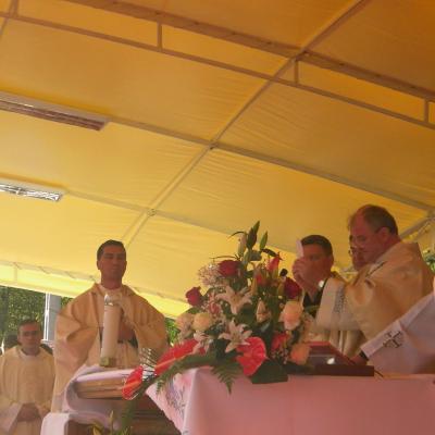 14 august: Cacica: Sfânta Liturghie pentru tineri: un gest frumos pentru Dumnezeu