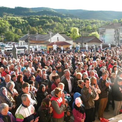 14 august: Cacica: Sfânta Liturghie pentru tineri: un gest frumos pentru Dumnezeu