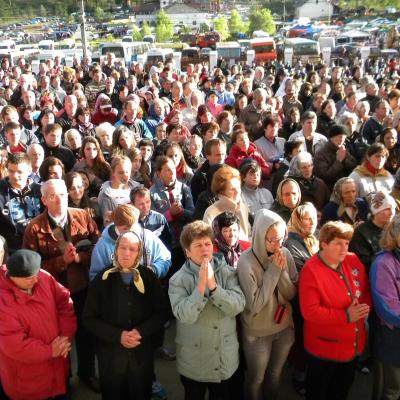 14 august: Cacica: Sfânta Liturghie pentru tineri: un gest frumos pentru Dumnezeu